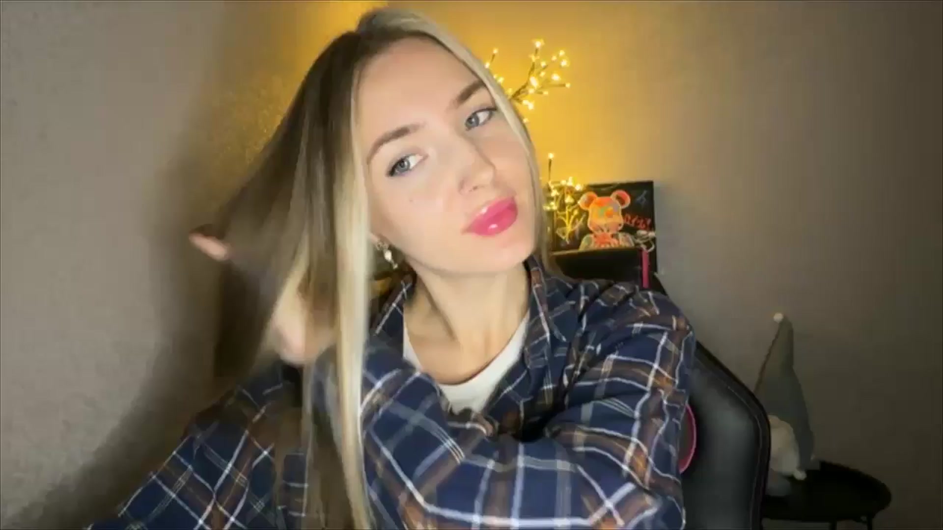 Gallery image thumbnail from My_Diana's myfreecams stream on, 10/06/2024, 19:36 image 2 of 20