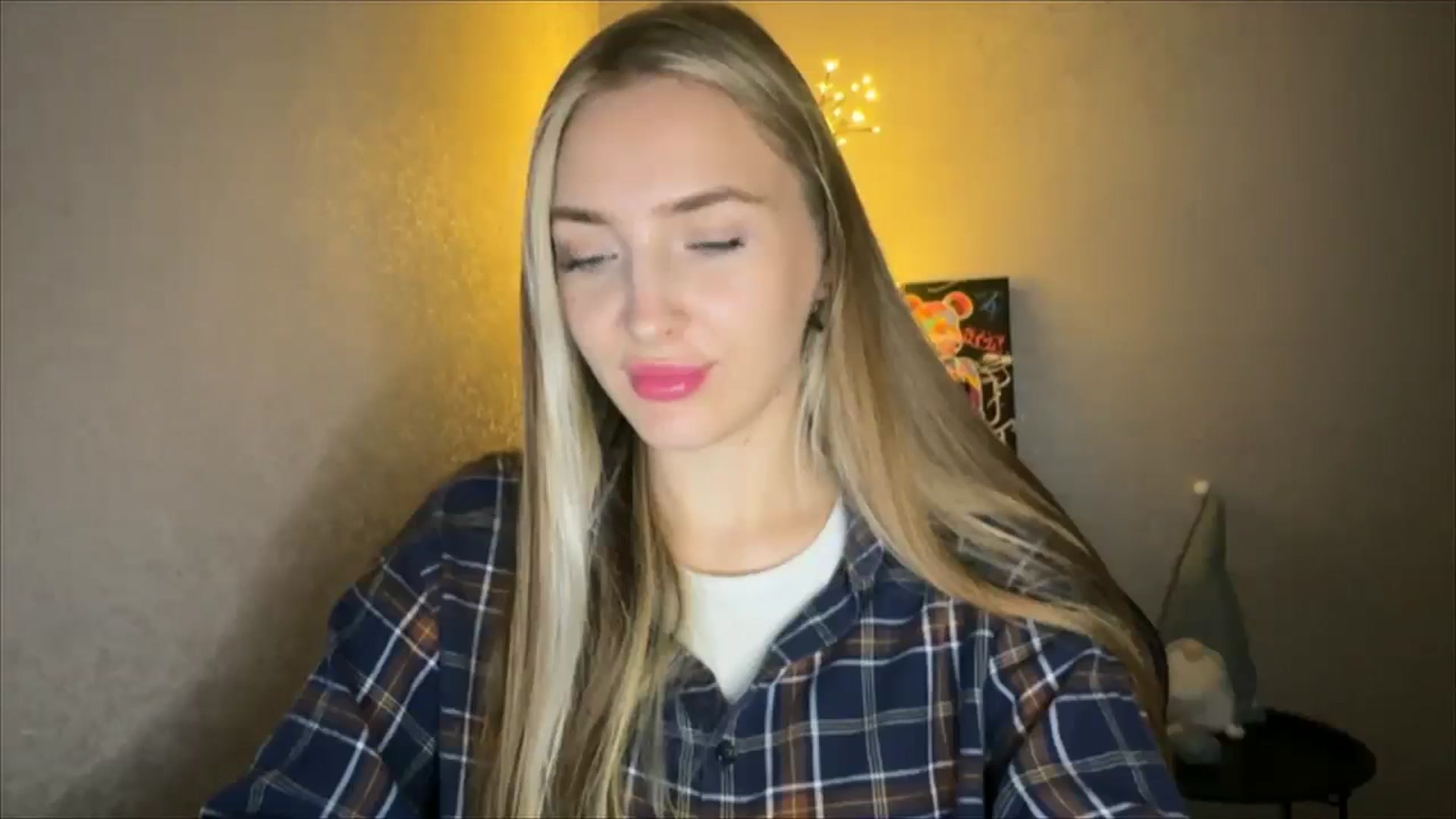 Gallery image thumbnail from My_Diana's myfreecams stream on, 10/06/2024, 19:36 image 9 of 20