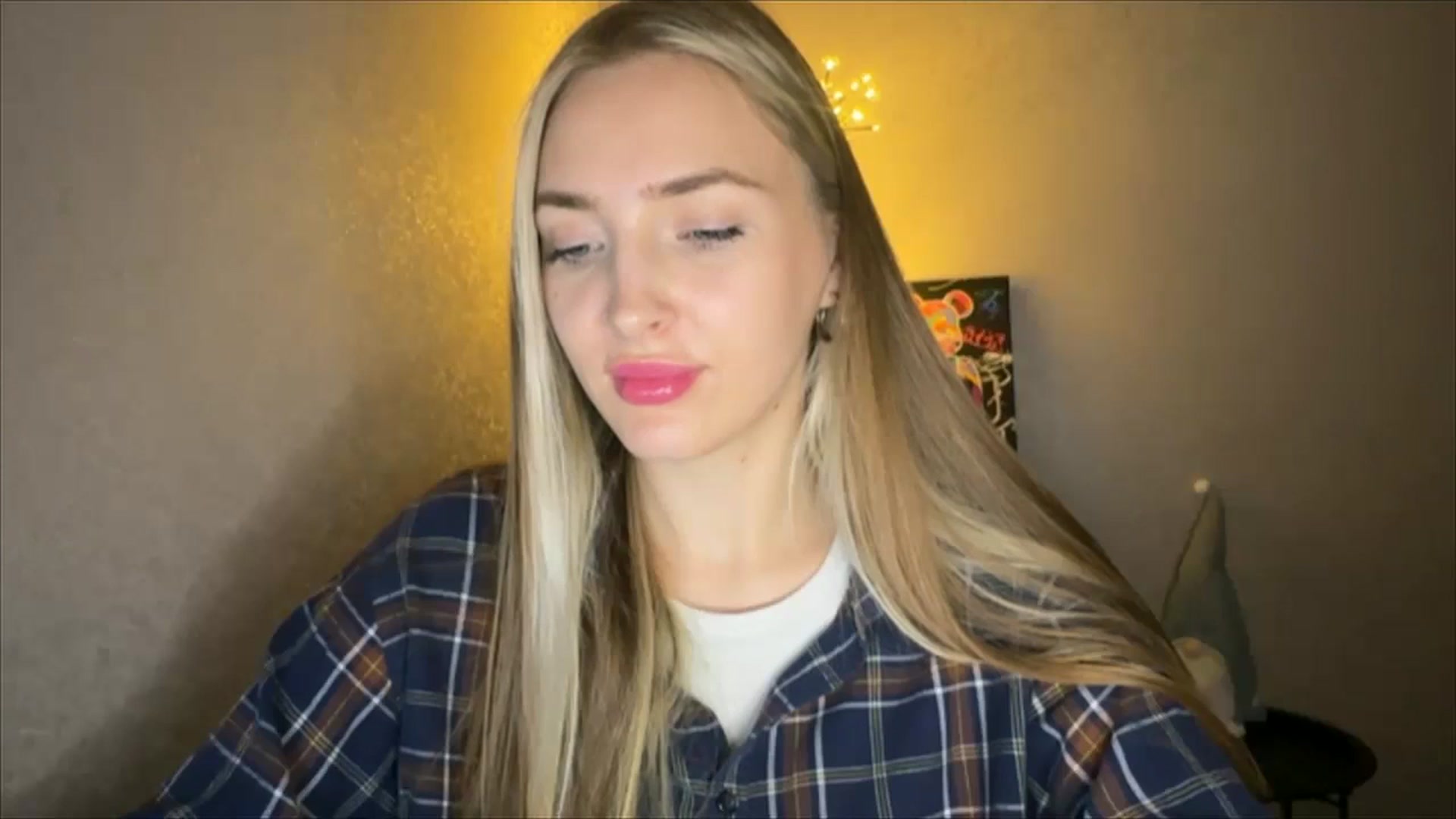 Gallery image thumbnail from My_Diana's myfreecams stream on, 10/06/2024, 19:36 image 16 of 20