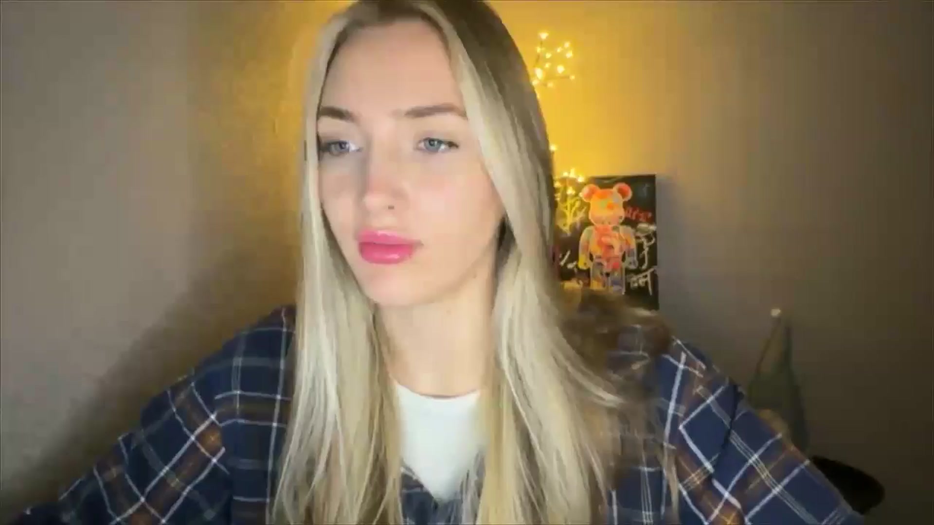 Gallery image thumbnail from My_Diana's myfreecams stream on, 10/06/2024, 20:43 image 18 of 20