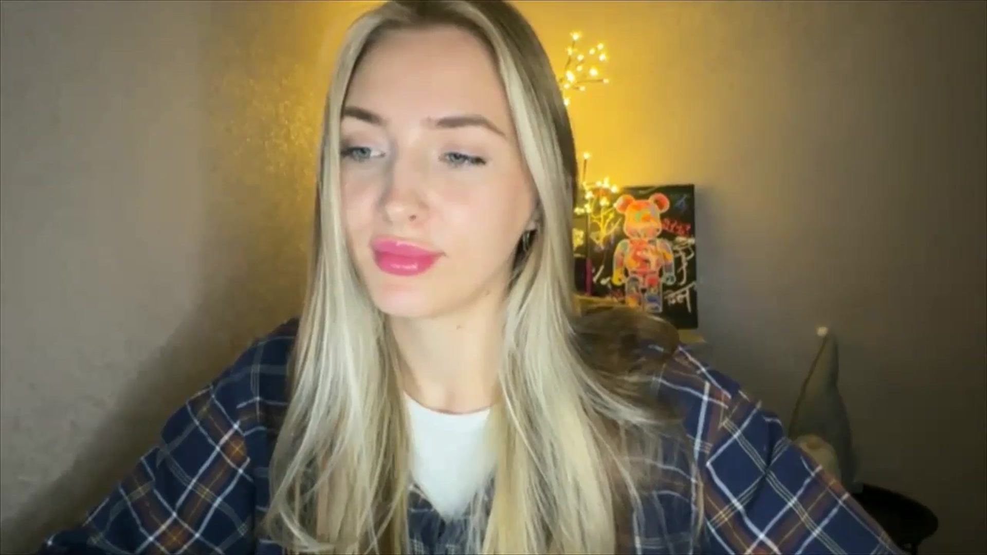Gallery image thumbnail from My_Diana's myfreecams stream on, 10/06/2024, 20:43 image 17 of 20