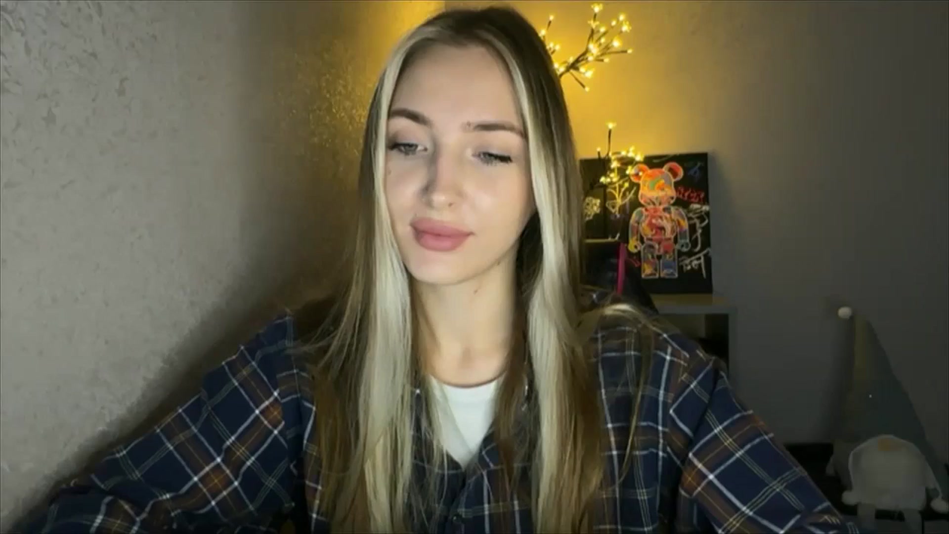Gallery image thumbnail from My_Diana's myfreecams stream on, 10/08/2024, 14:10 image 15 of 20