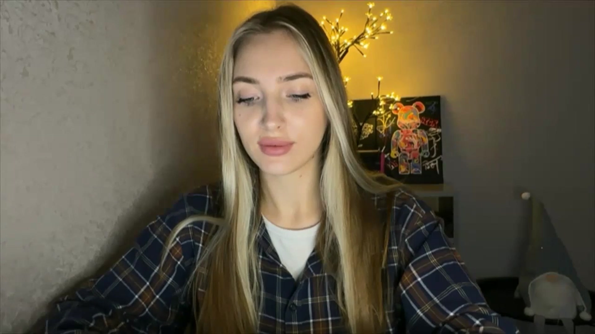 Gallery image thumbnail from My_Diana's myfreecams stream on, 10/08/2024, 14:10 image 14 of 20