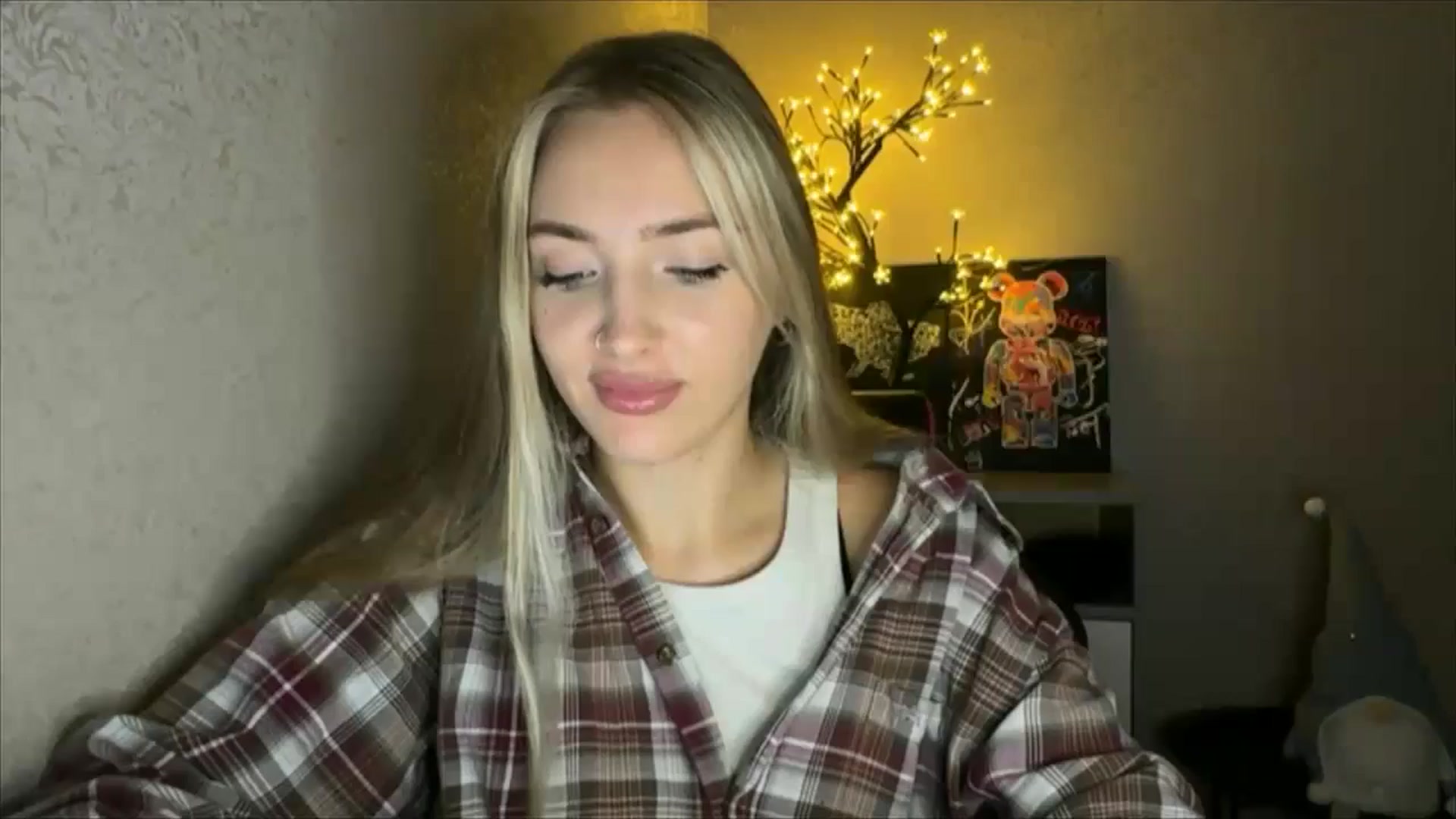 Gallery image thumbnail from My_Diana's myfreecams stream on, 10/08/2024, 20:14 image 8 of 20