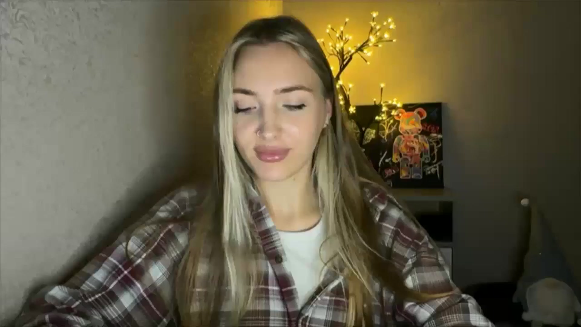 Gallery image thumbnail from My_Diana's myfreecams stream on, 10/08/2024, 20:14 image 12 of 20
