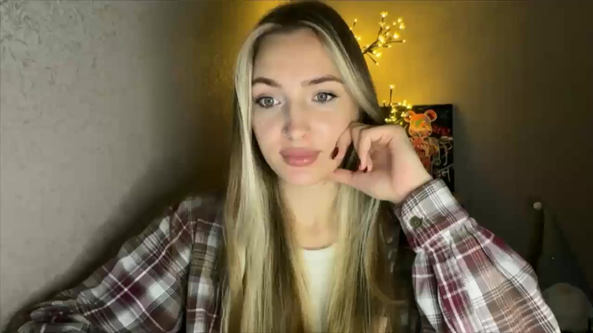 Gallery image thumbnail from My_Diana's myfreecams stream on, 10/08/2024, 20:14 image 17 of 20