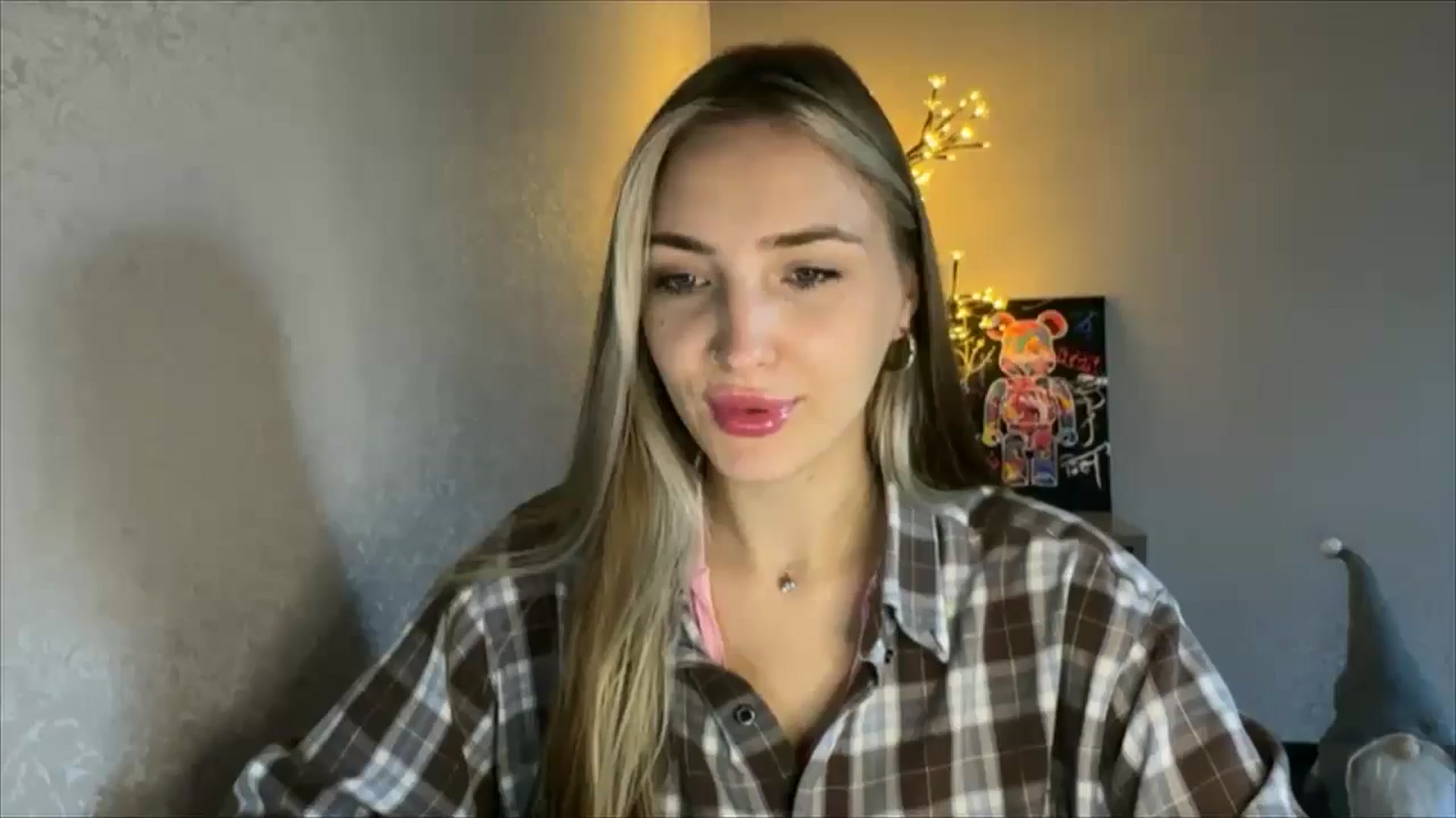 Gallery image thumbnail from My_Diana's myfreecams stream on, 10/09/2024, 13:47 image 1 of 20