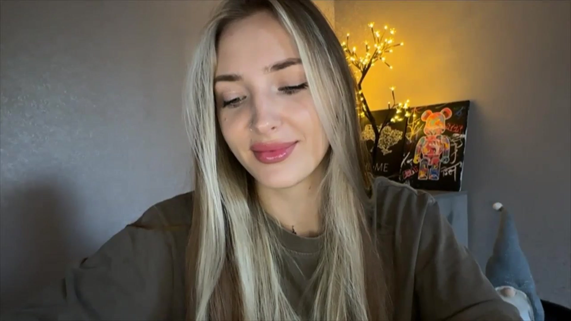 Gallery image thumbnail from My_Diana's myfreecams stream on, 10/10/2024, 13:34 image 12 of 20
