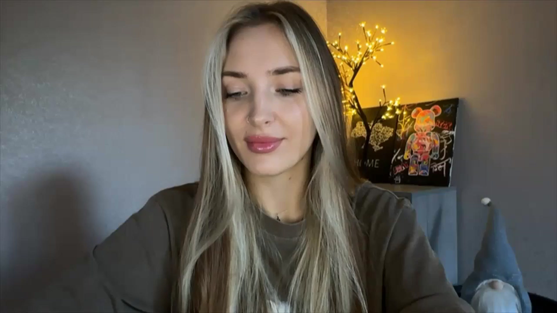 Gallery image thumbnail from My_Diana's myfreecams stream on, 10/10/2024, 13:34 image 9 of 20