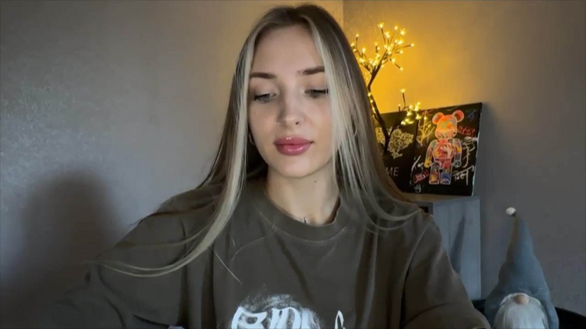 Gallery image thumbnail from My_Diana's myfreecams stream on, 10/10/2024, 13:34 image 13 of 20