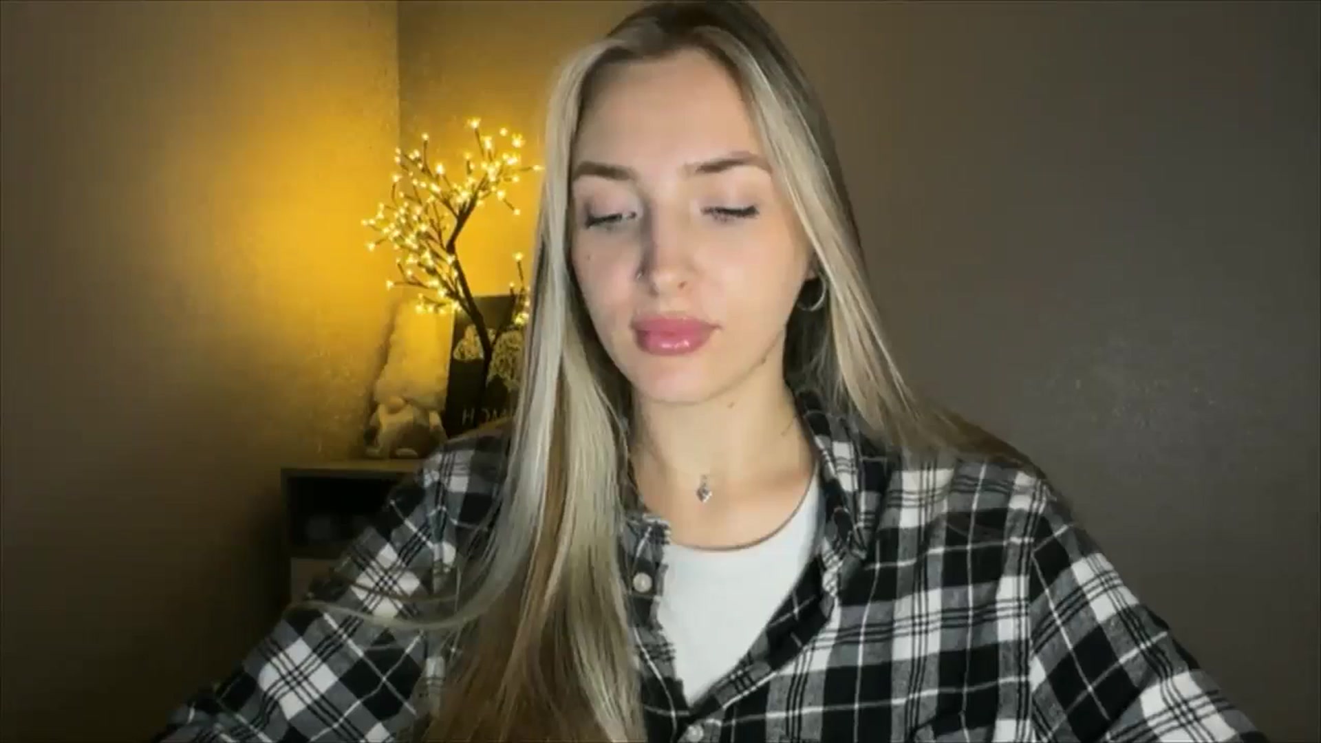 Gallery image thumbnail from My_Diana's myfreecams stream on, 10/13/2024, 22:18 image 20 of 20