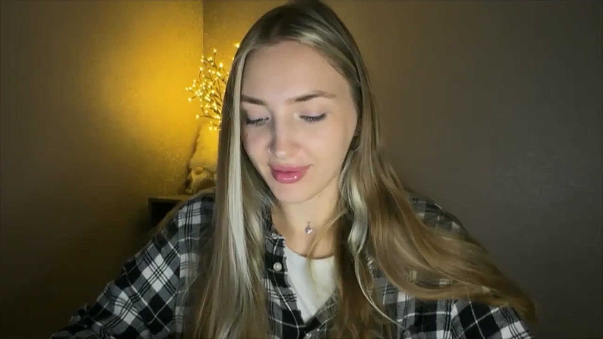 Gallery image thumbnail from My_Diana's myfreecams stream on, 10/13/2024, 22:18 image 7 of 20