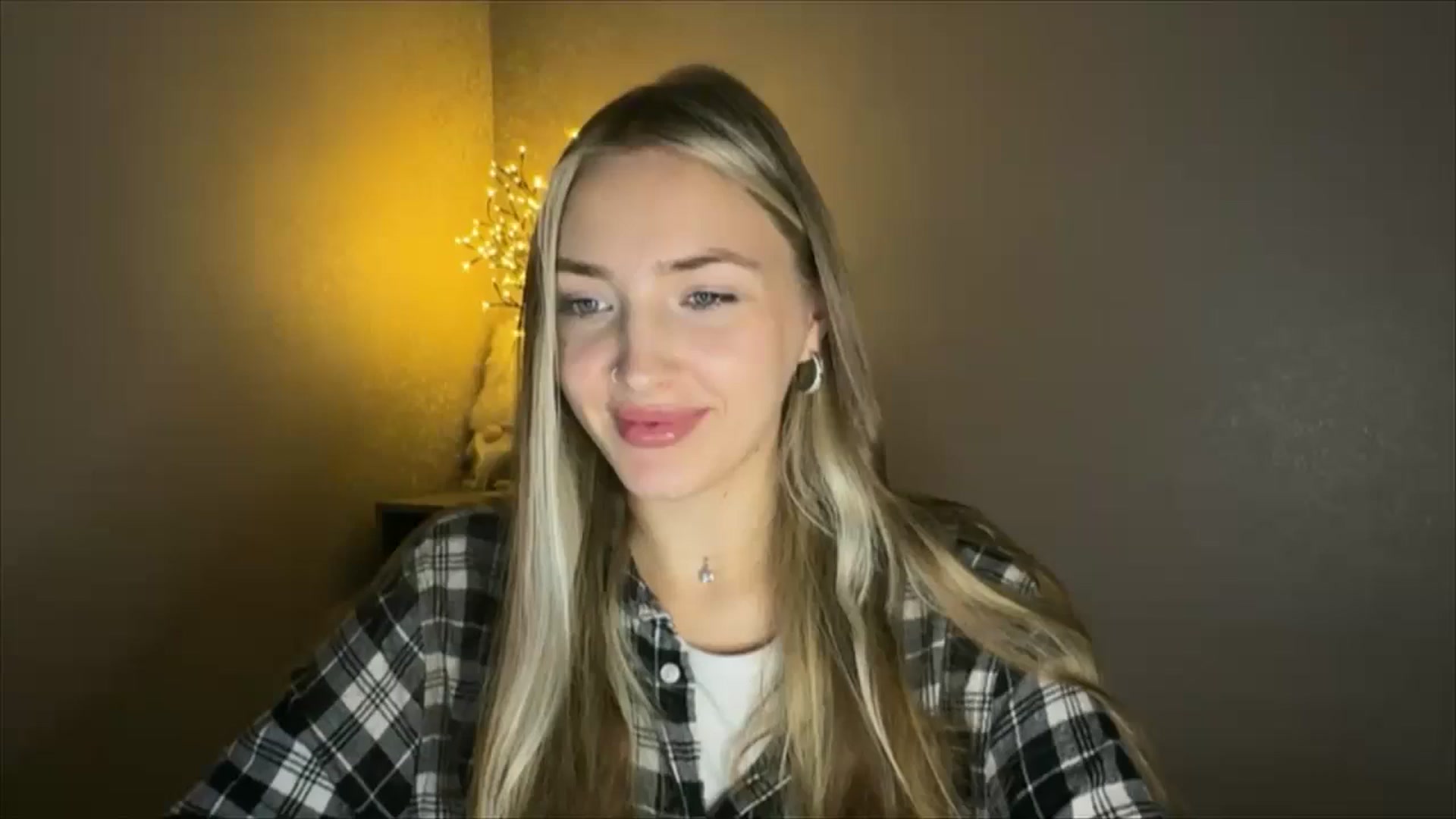 Gallery image thumbnail from My_Diana's myfreecams stream on, 10/13/2024, 22:18 image 2 of 20