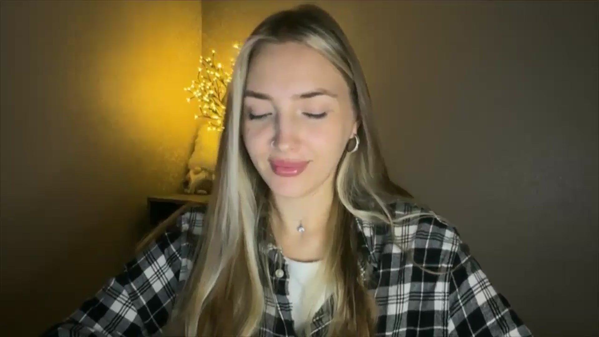 Gallery image thumbnail from My_Diana's myfreecams stream on, 10/13/2024, 22:18 image 4 of 20