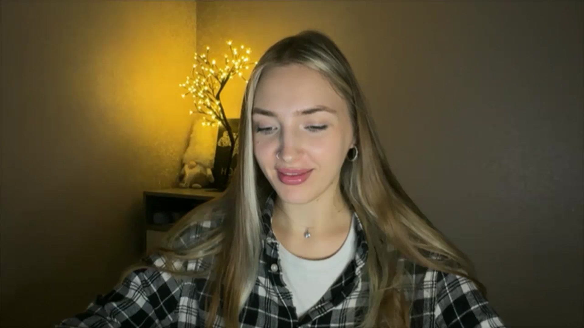 Gallery image thumbnail from My_Diana's myfreecams stream on, 10/13/2024, 22:18 image 8 of 20
