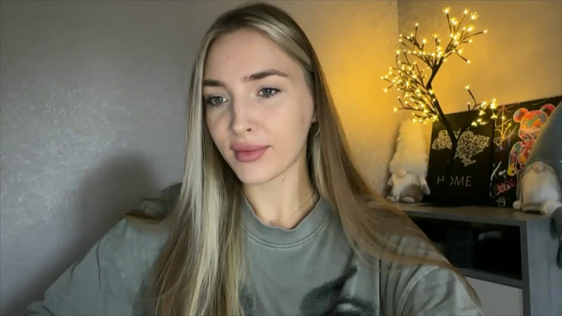 Gallery image thumbnail from My_Diana's myfreecams stream on, 10/14/2024, 13:31 image 9 of 20