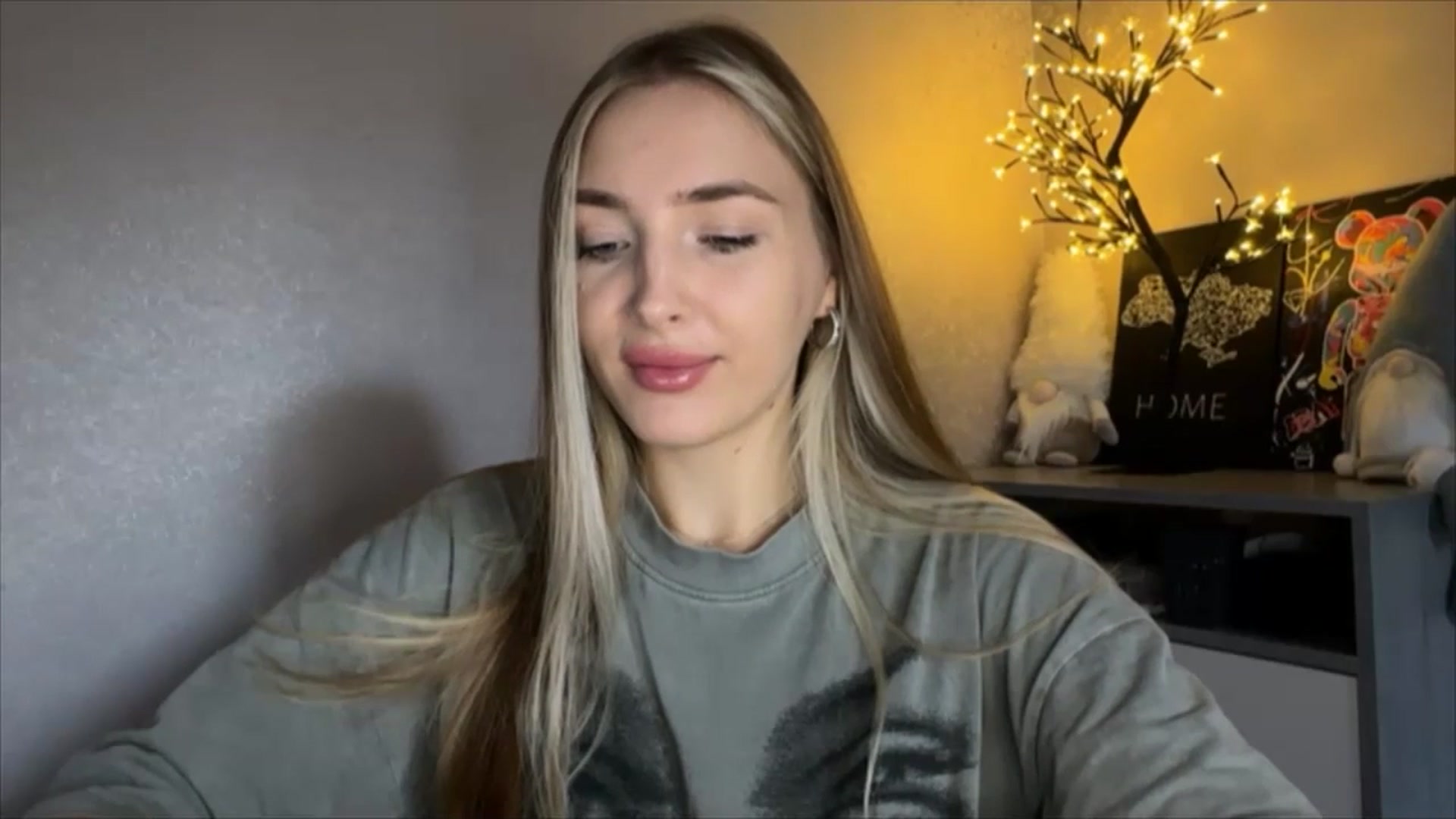Gallery image thumbnail from My_Diana's myfreecams stream on, 10/14/2024, 13:31 image 17 of 20