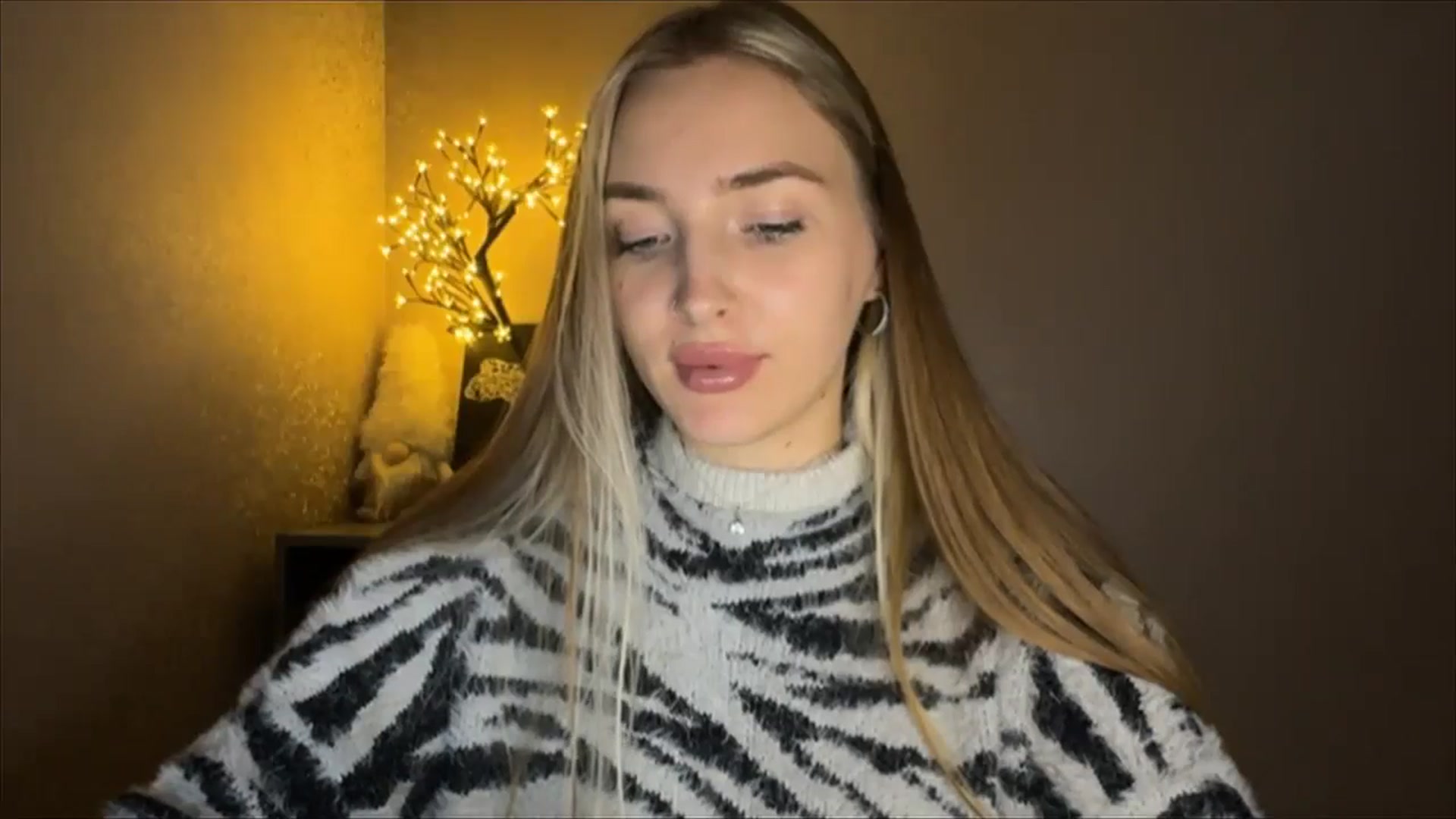 Gallery image thumbnail from My_Diana's myfreecams stream on, 10/14/2024, 21:13 image 5 of 20