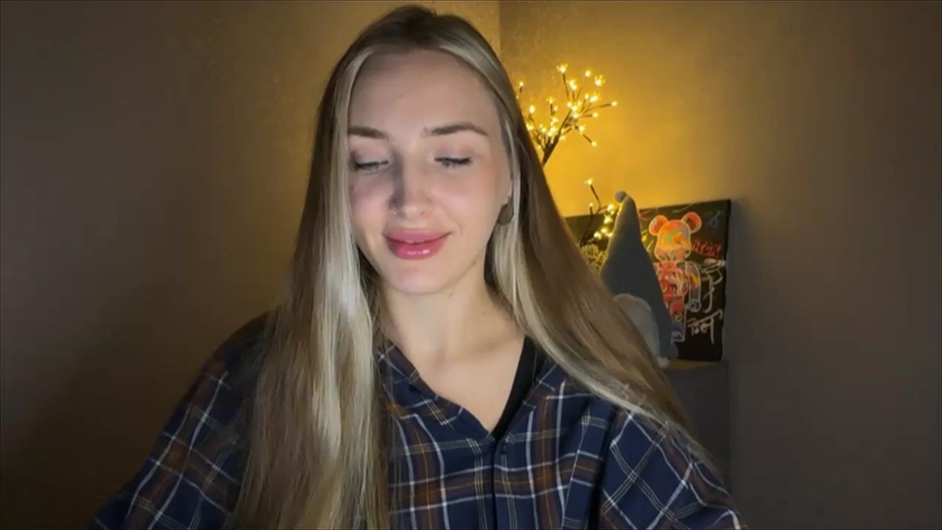 Gallery image thumbnail from My_Diana's myfreecams stream on, 10/15/2024, 22:03 image 16 of 20