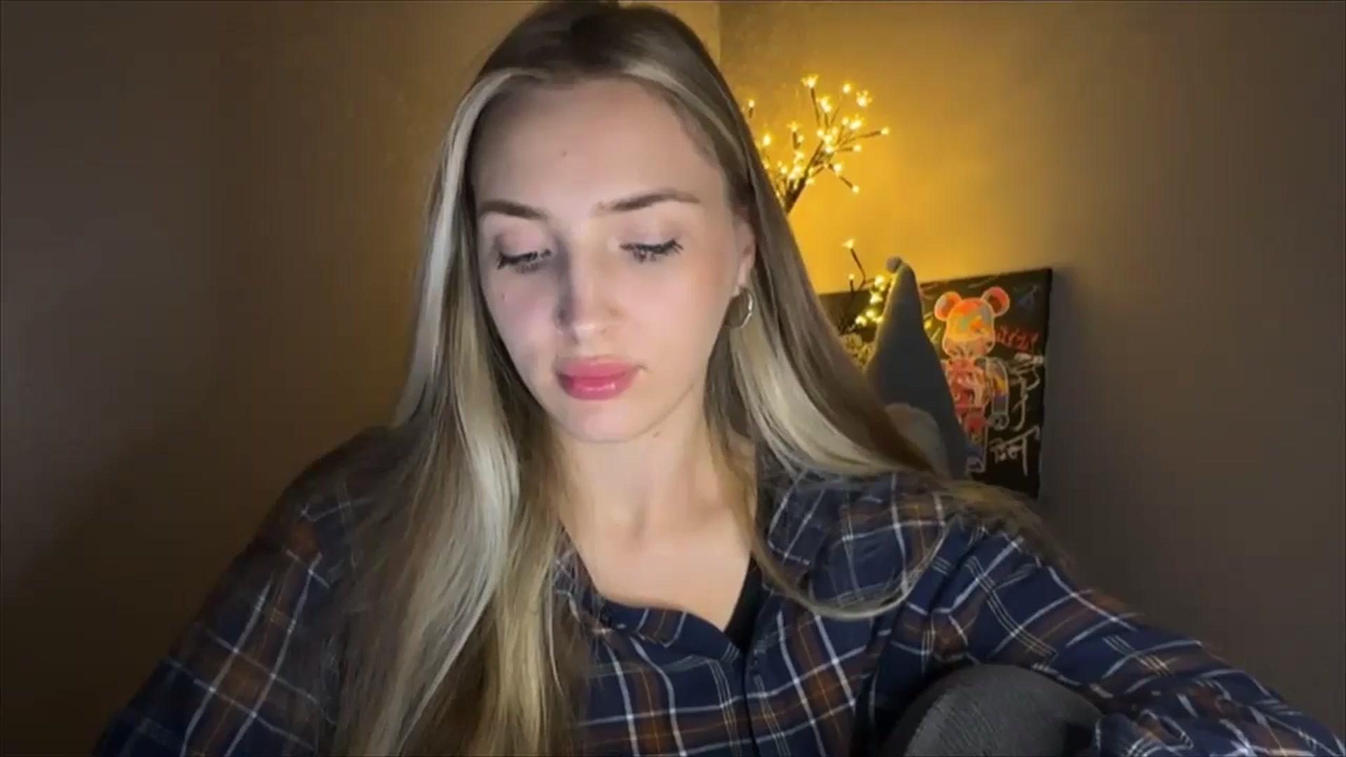 Gallery image thumbnail from My_Diana's myfreecams stream on, 10/15/2024, 22:03 image 20 of 20