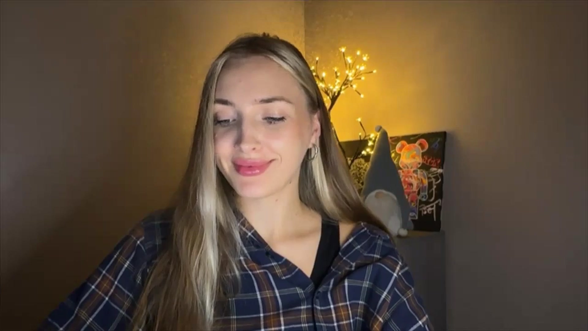Gallery image thumbnail from My_Diana's myfreecams stream on, 10/15/2024, 22:03 image 6 of 20