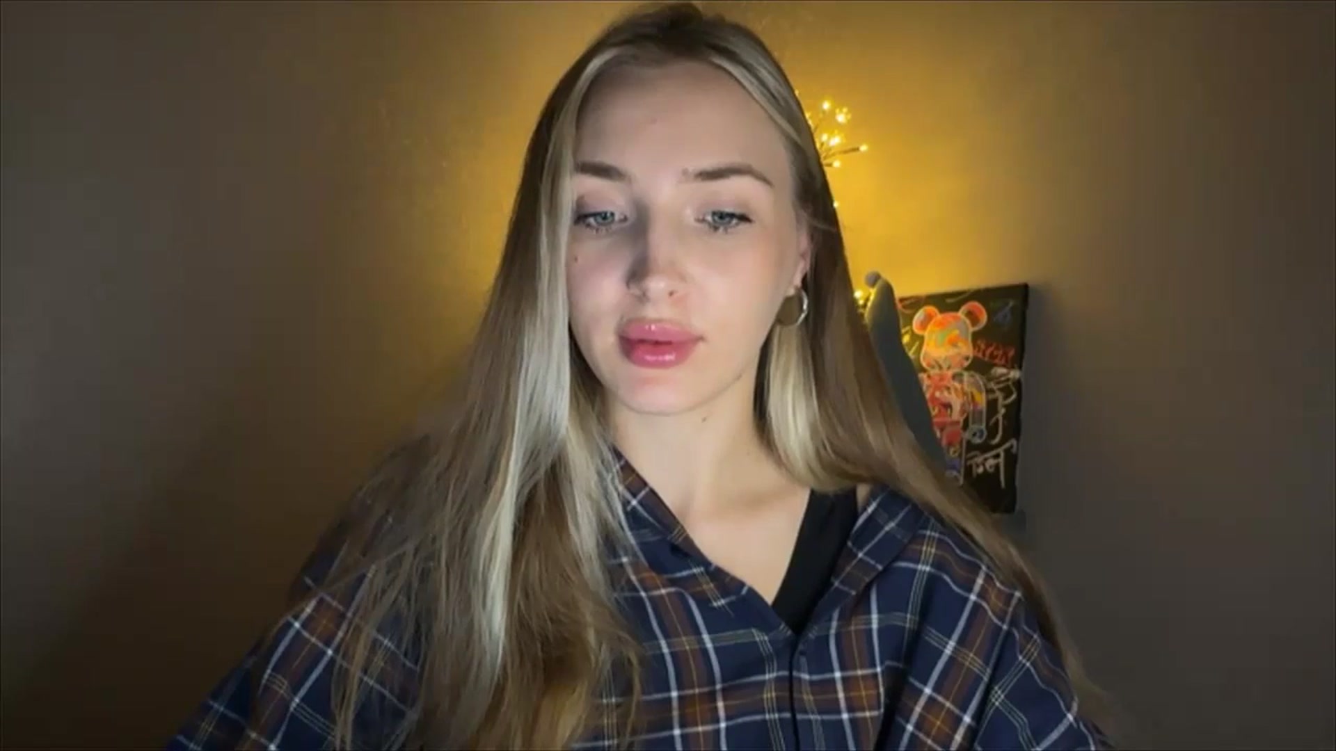 Gallery image thumbnail from My_Diana's myfreecams stream on, 10/15/2024, 22:03 image 12 of 20