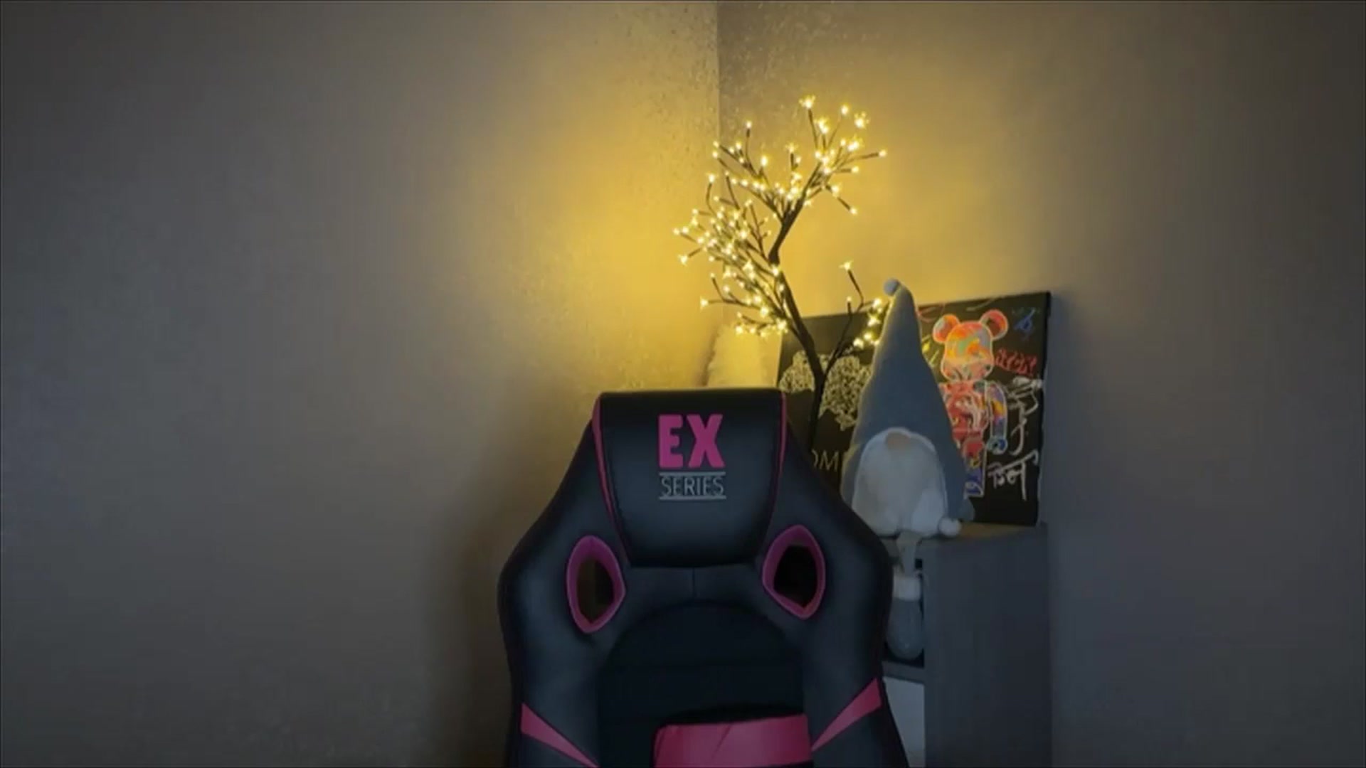 Gallery image thumbnail from My_Diana's myfreecams stream on, 10/15/2024, 22:03 image 15 of 20