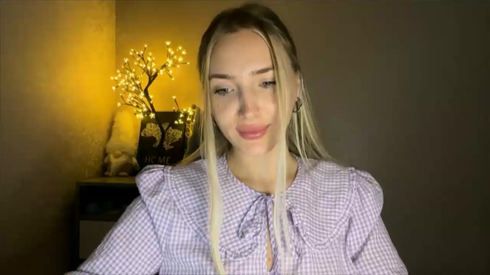 Gallery image thumbnail from My_Diana's myfreecams stream on, 10/17/2024, 20:05 image 14 of 20