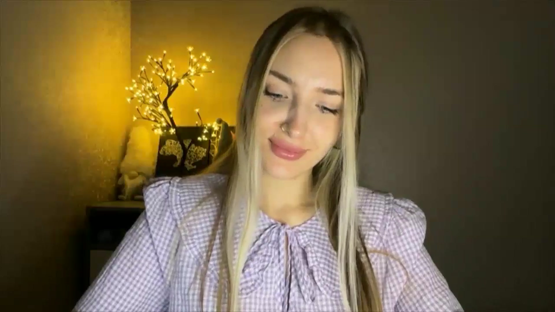 Gallery image thumbnail from My_Diana's myfreecams stream on, 10/17/2024, 20:05 image 13 of 20