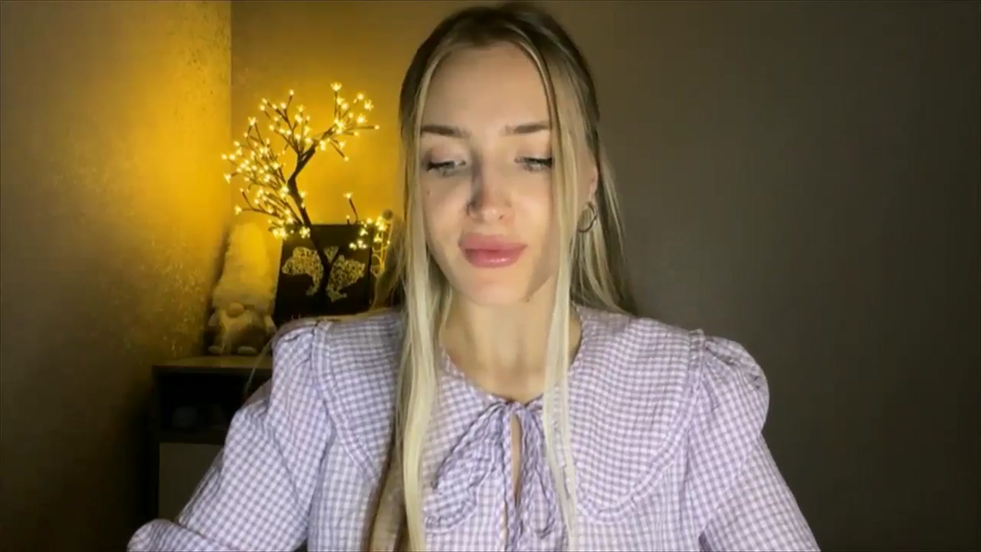Gallery image thumbnail from My_Diana's myfreecams stream on, 10/17/2024, 20:05 image 7 of 20