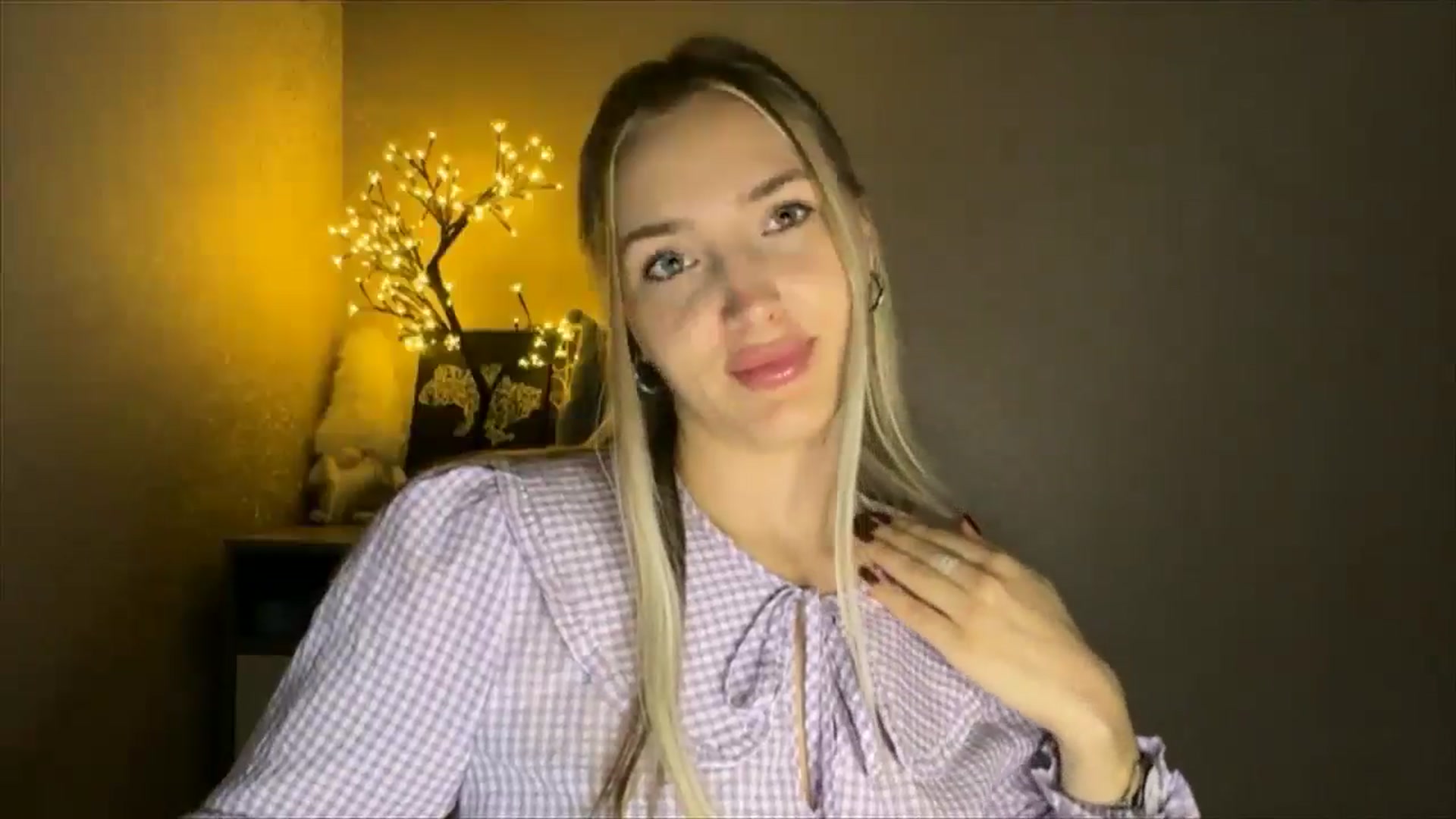 Gallery image thumbnail from My_Diana's myfreecams stream on, 10/17/2024, 20:05 image 20 of 20