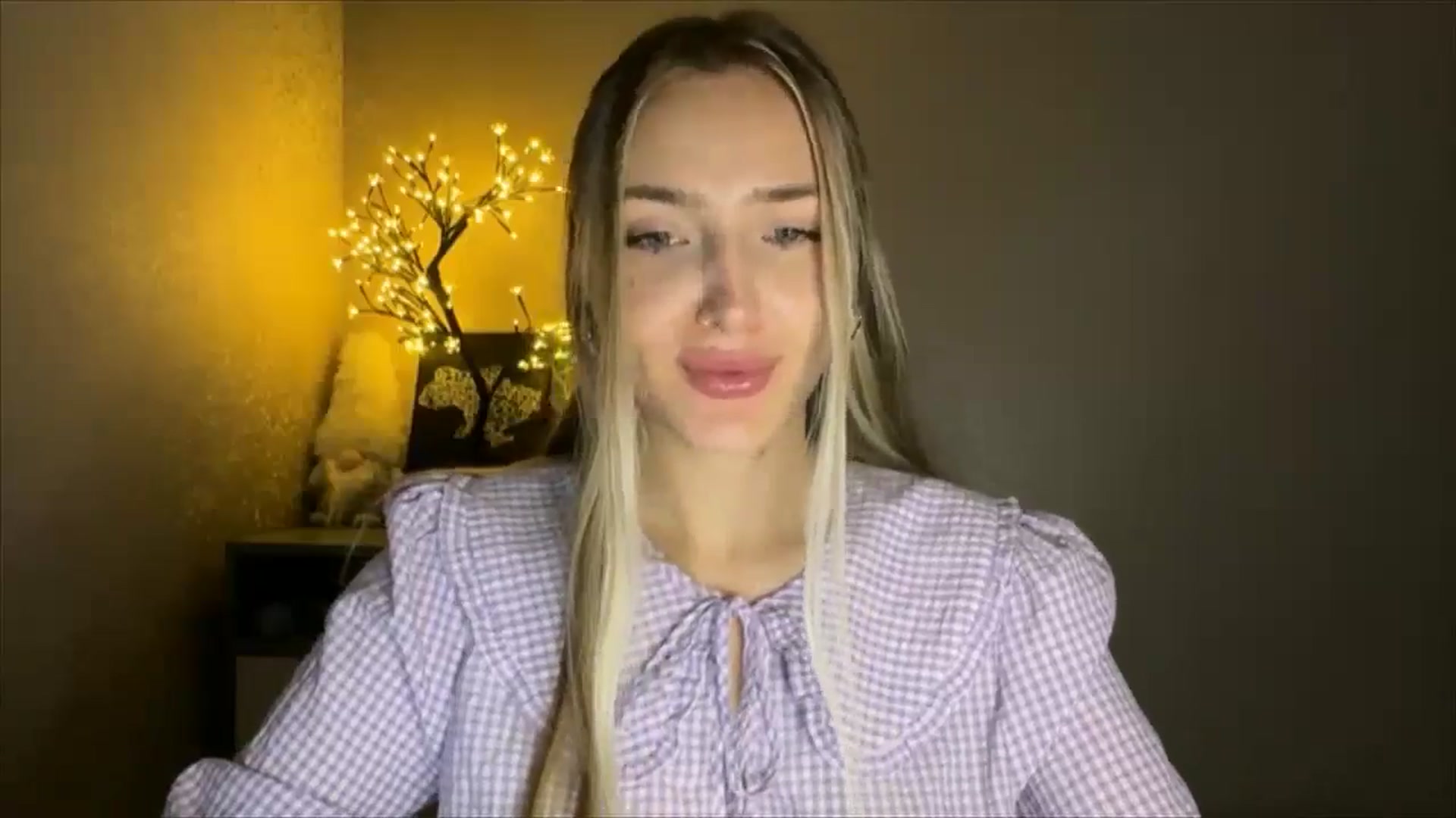 Gallery image thumbnail from My_Diana's myfreecams stream on, 10/17/2024, 20:05 image 8 of 20