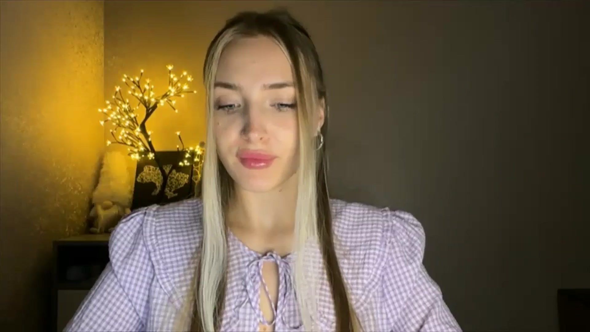 Gallery image thumbnail from My_Diana's myfreecams stream on, 10/17/2024, 22:05 image 4 of 20