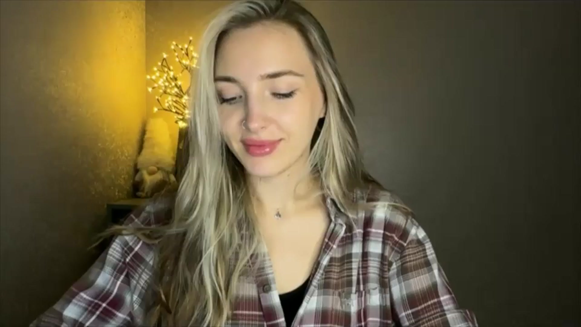 Gallery image thumbnail from My_Diana's myfreecams stream on, 10/18/2024, 20:58 image 1 of 20
