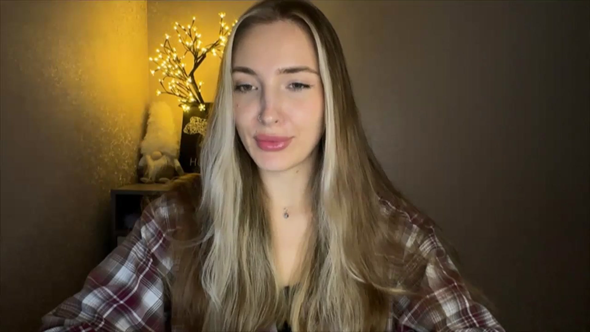 Gallery image thumbnail from My_Diana's myfreecams stream on, 10/18/2024, 20:58 image 15 of 20