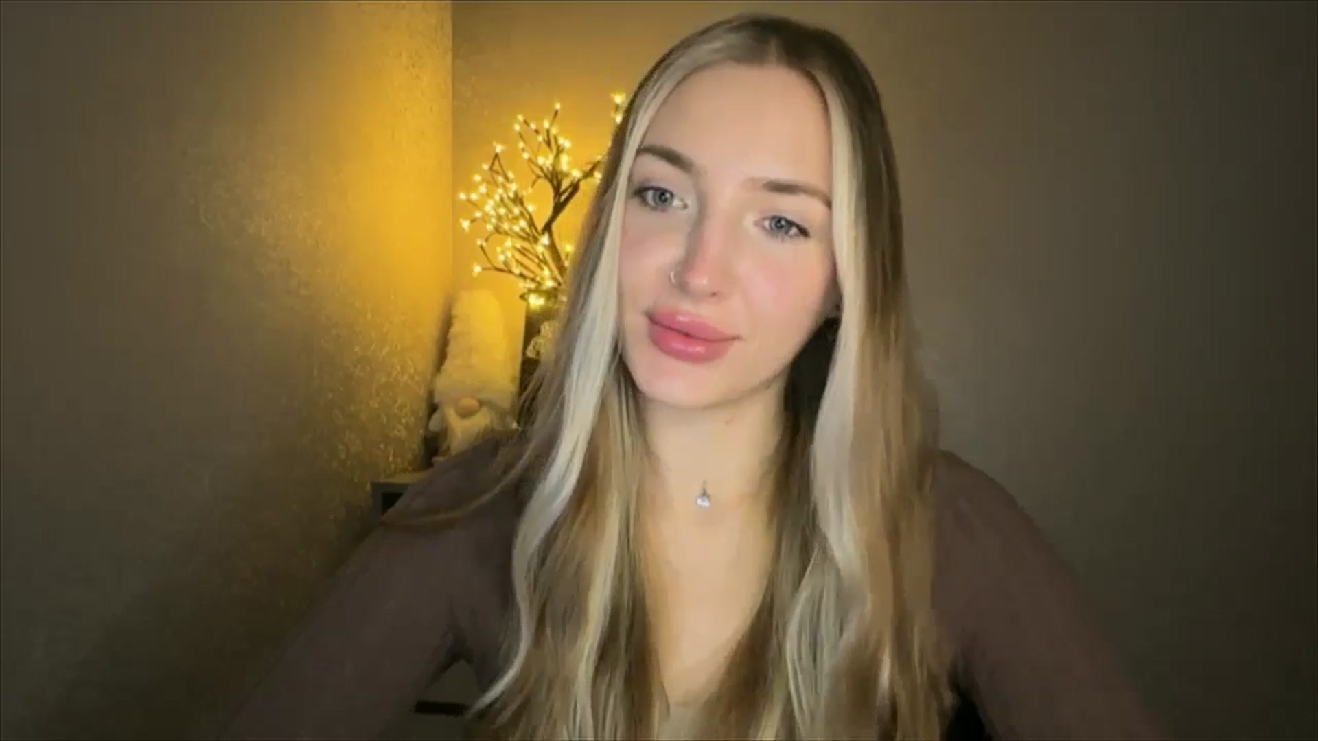 Gallery image thumbnail from My_Diana's myfreecams stream on, 10/19/2024, 21:16 image 12 of 20