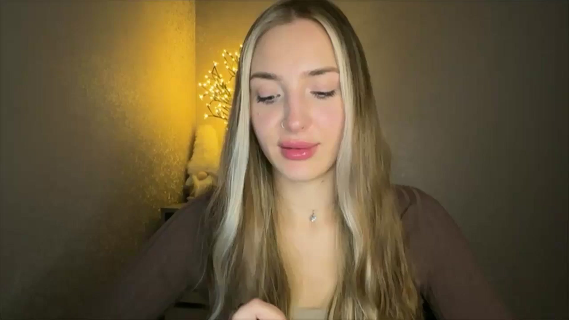 Gallery image thumbnail from My_Diana's myfreecams stream on, 10/19/2024, 21:16 image 13 of 20