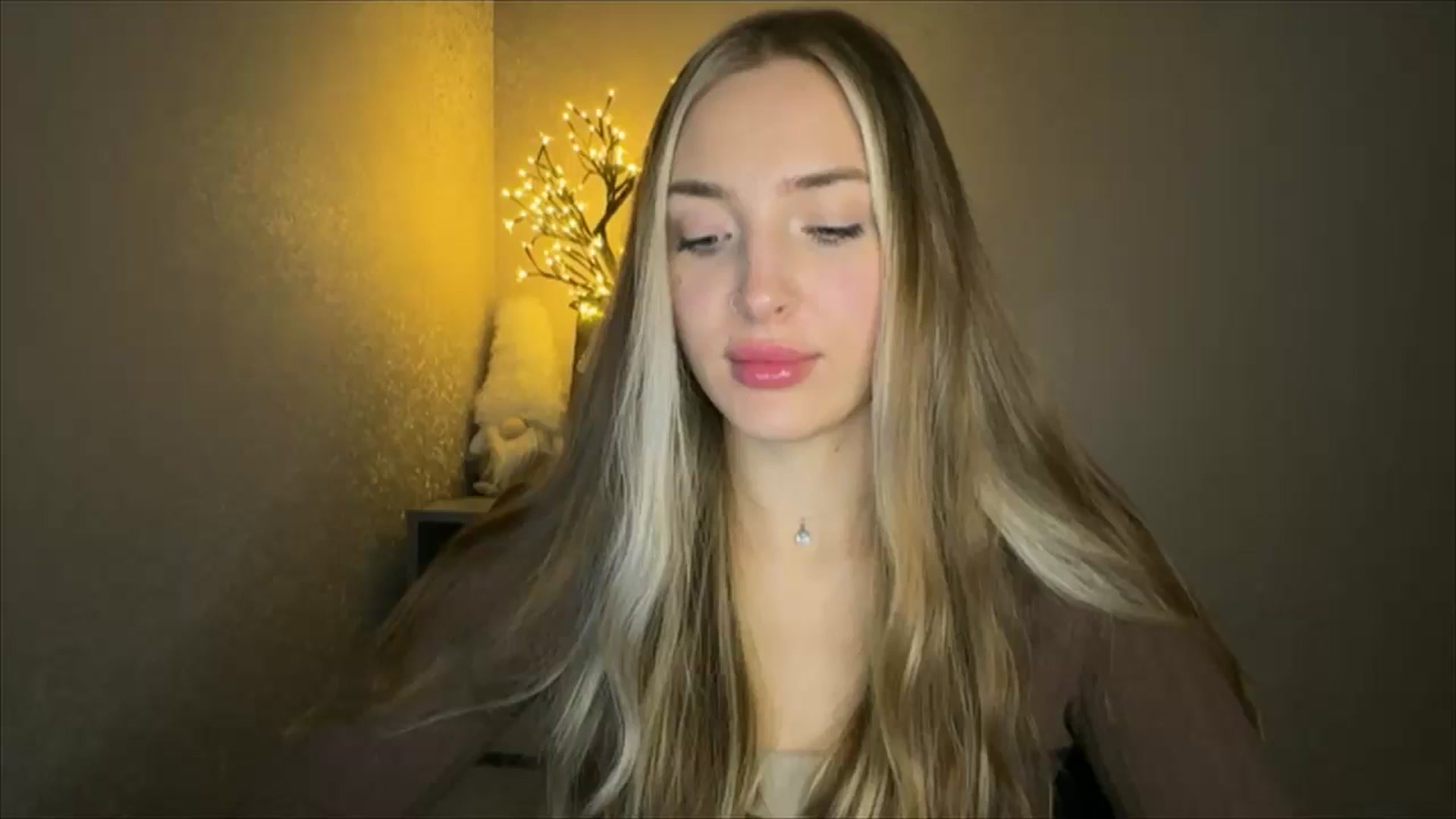 Gallery image thumbnail from My_Diana's myfreecams stream on, 10/19/2024, 21:16 image 20 of 20