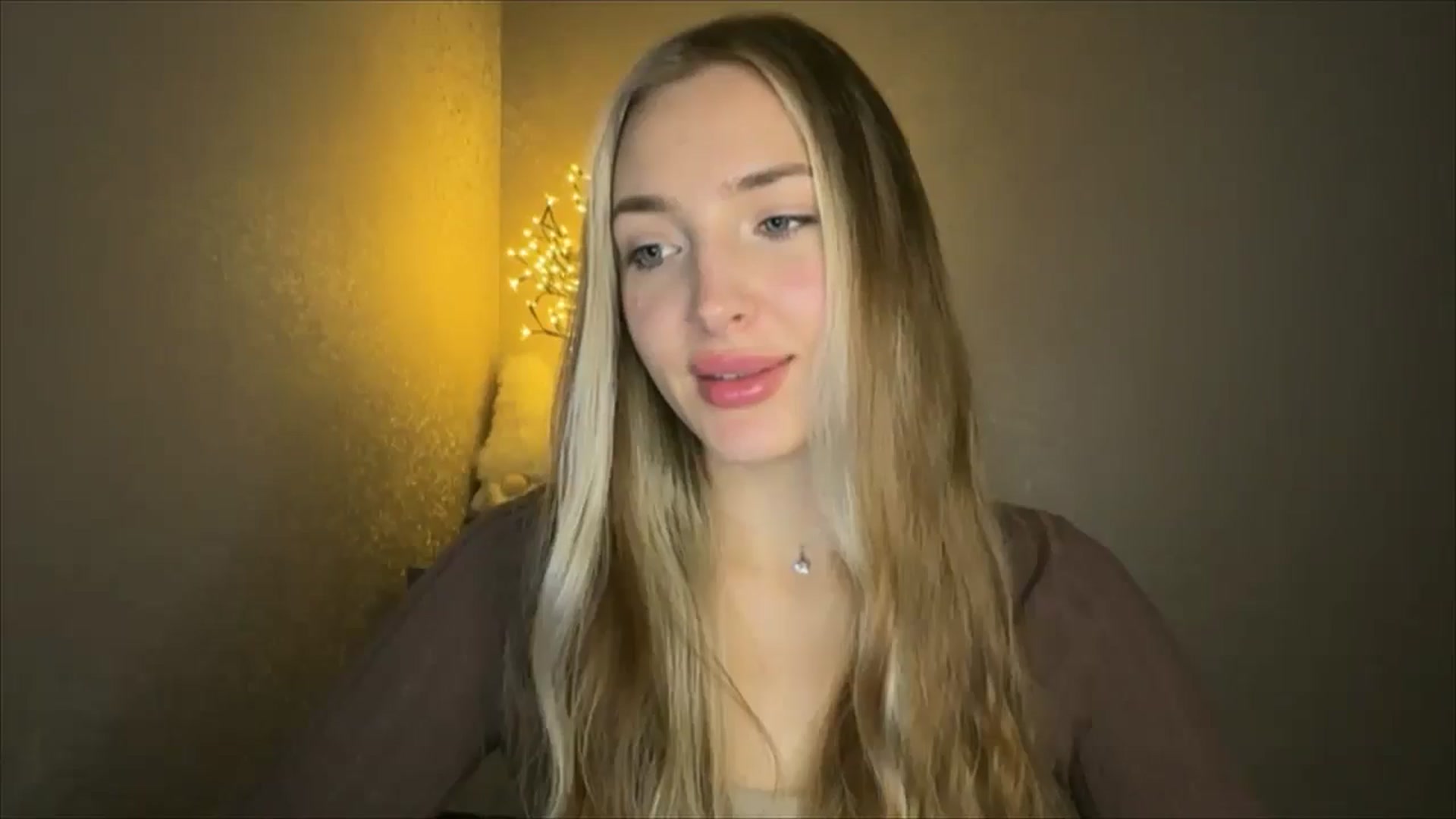 Gallery image thumbnail from My_Diana's myfreecams stream on, 10/19/2024, 21:16 image 10 of 20