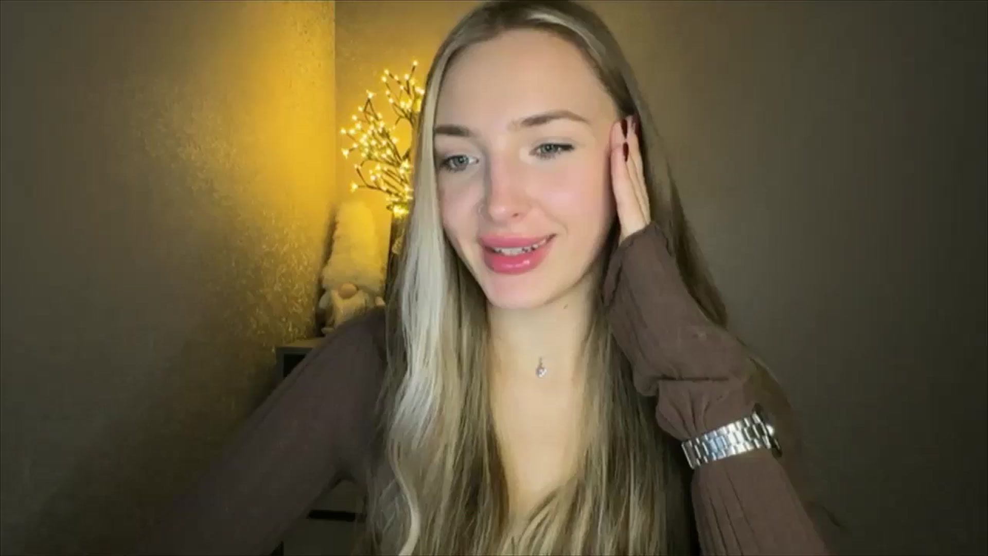 Gallery image thumbnail from My_Diana's myfreecams stream on, 10/19/2024, 21:16 image 17 of 20