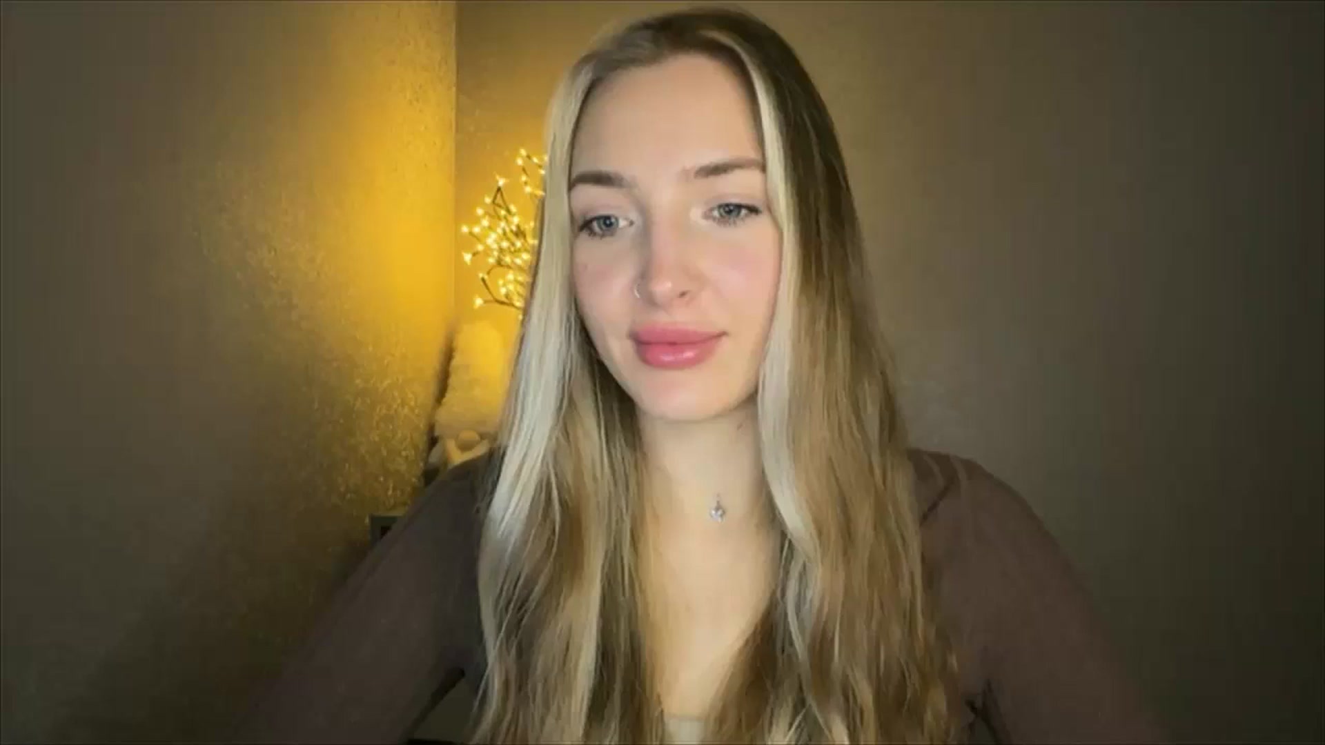 Gallery image thumbnail from My_Diana's myfreecams stream on, 10/19/2024, 21:16 image 11 of 20