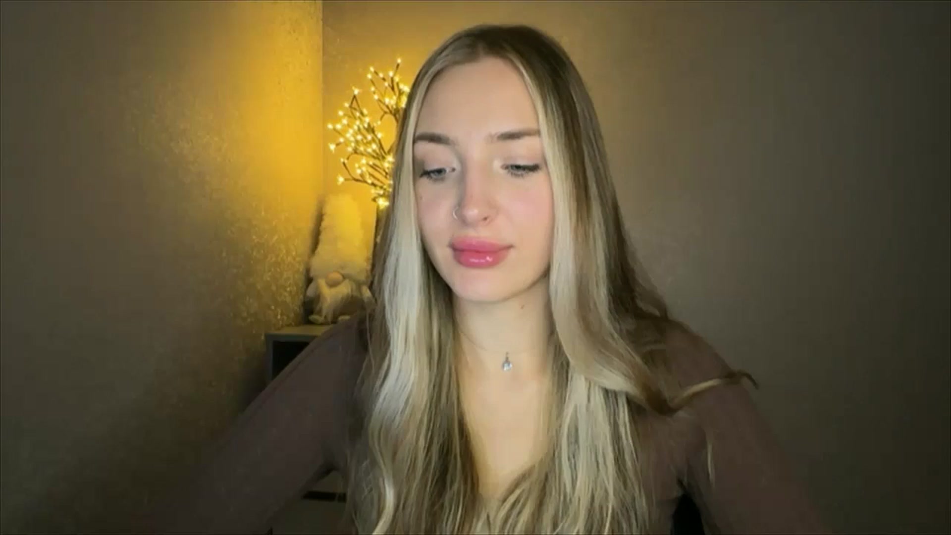 Gallery image thumbnail from My_Diana's myfreecams stream on, 10/19/2024, 21:16 image 16 of 20