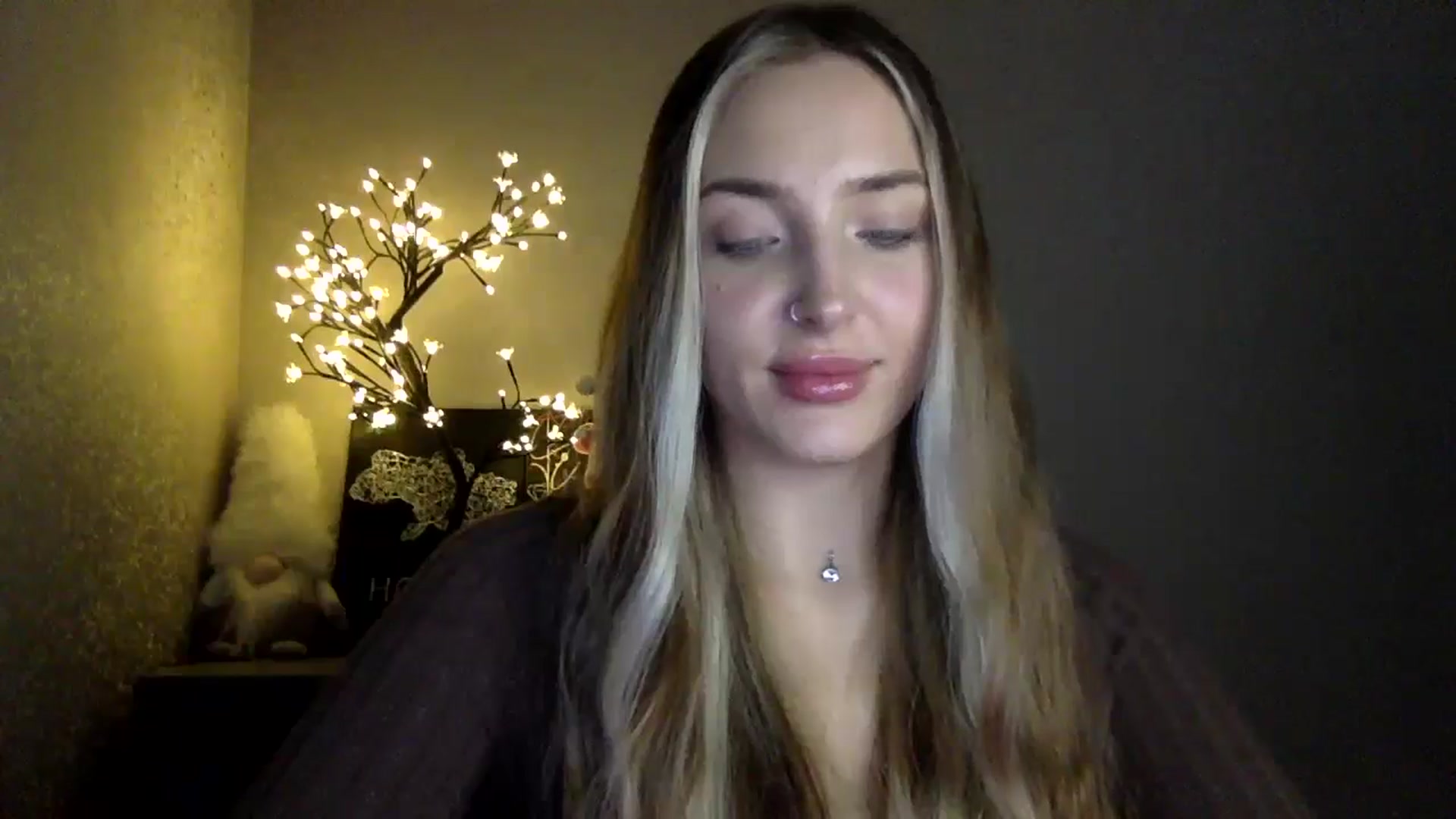 Gallery image thumbnail from My_Diana's myfreecams stream on, 10/19/2024, 21:16 image 7 of 20