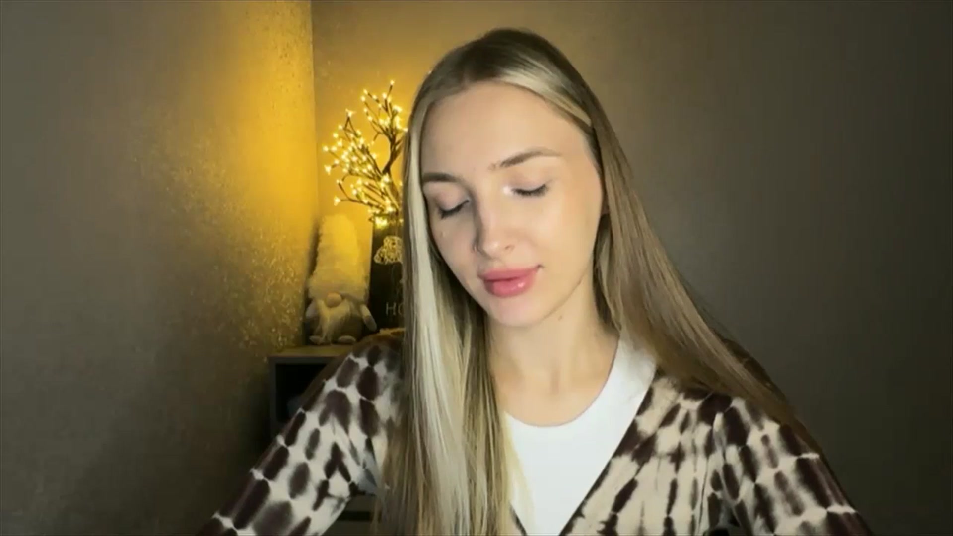 Gallery image thumbnail from My_Diana's myfreecams stream on, 10/20/2024, 20:09 image 10 of 20