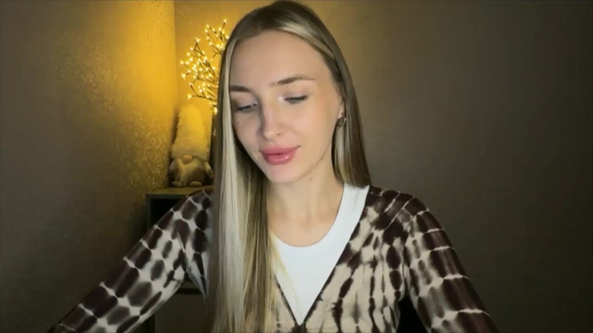 Gallery image thumbnail from My_Diana's myfreecams stream on, 10/20/2024, 20:09 image 3 of 20