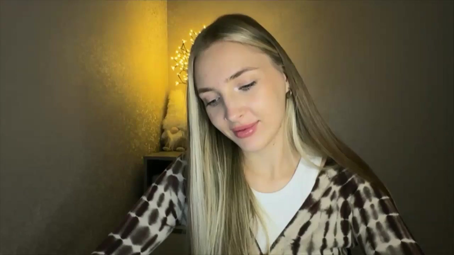 Gallery image thumbnail from My_Diana's myfreecams stream on, 10/20/2024, 20:09 image 15 of 20