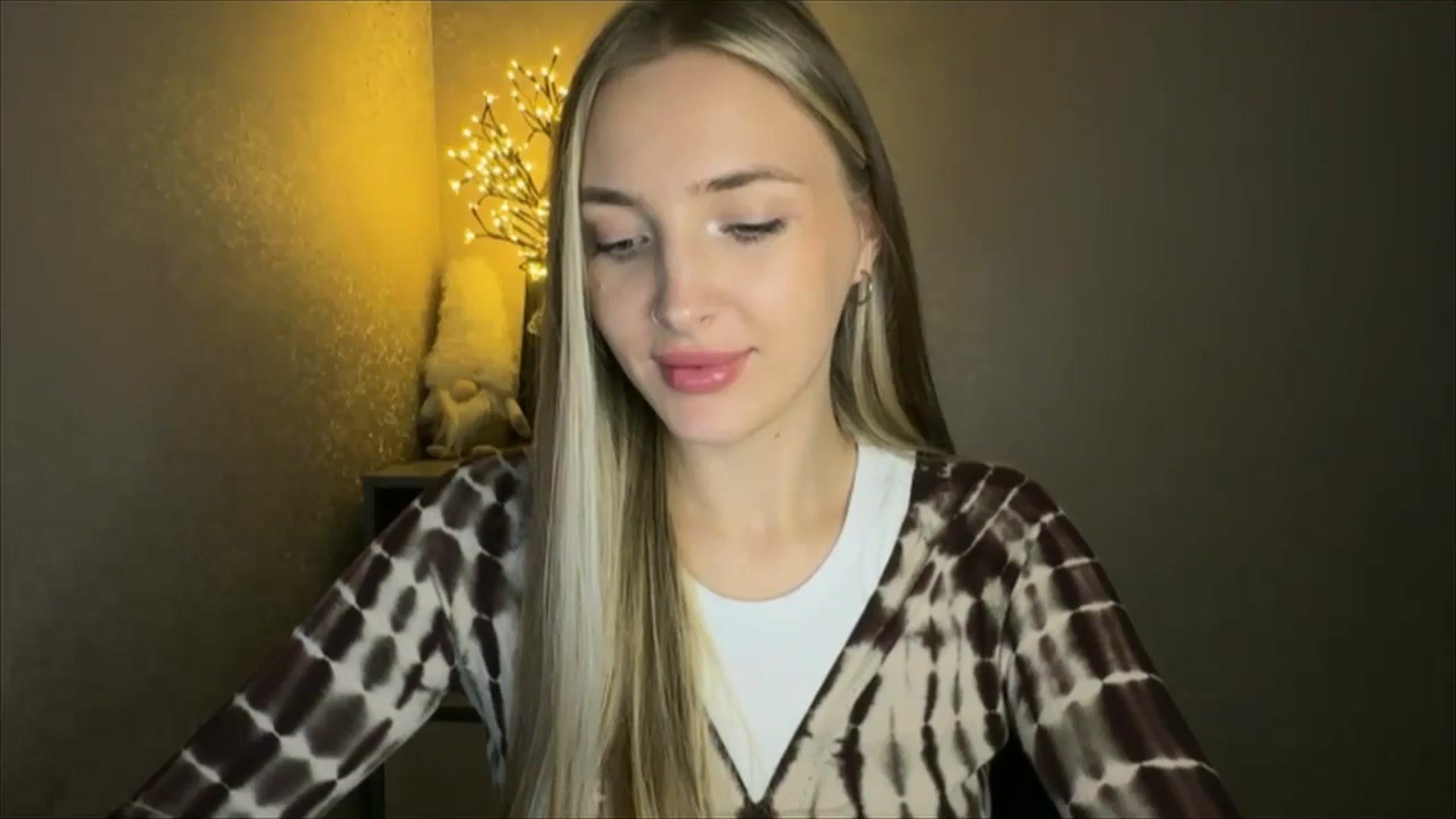 Gallery image thumbnail from My_Diana's myfreecams stream on, 10/20/2024, 20:09 image 6 of 20