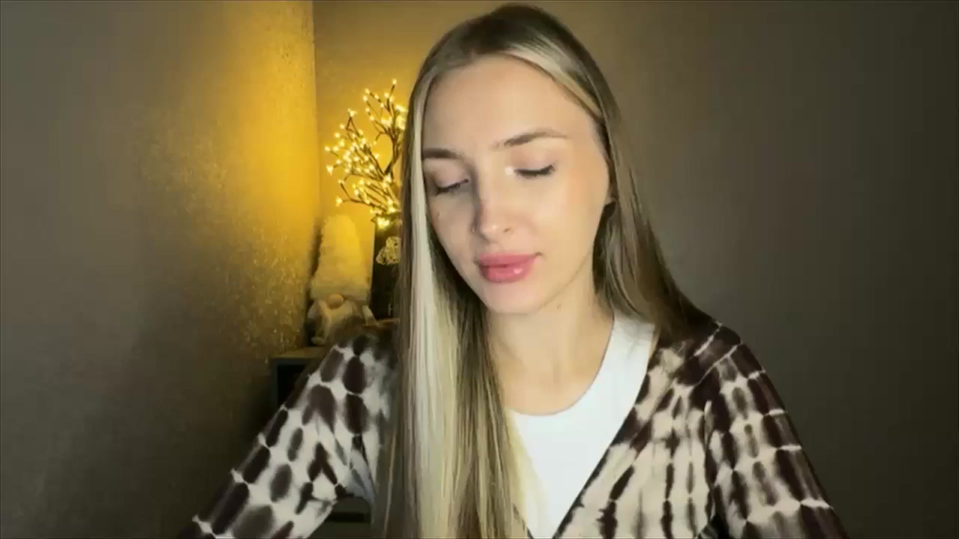 Gallery image thumbnail from My_Diana's myfreecams stream on, 10/20/2024, 20:09 image 12 of 20