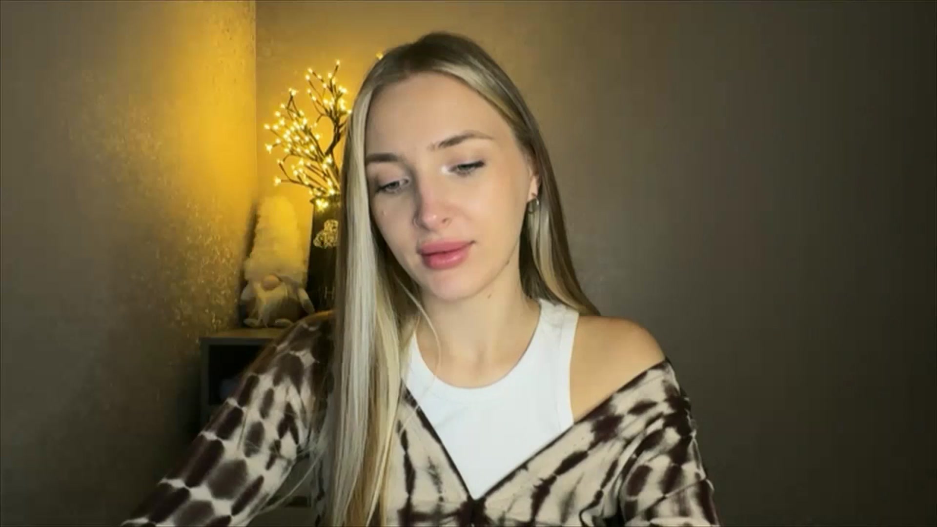 Gallery image thumbnail from My_Diana's myfreecams stream on, 10/20/2024, 20:53 image 18 of 20