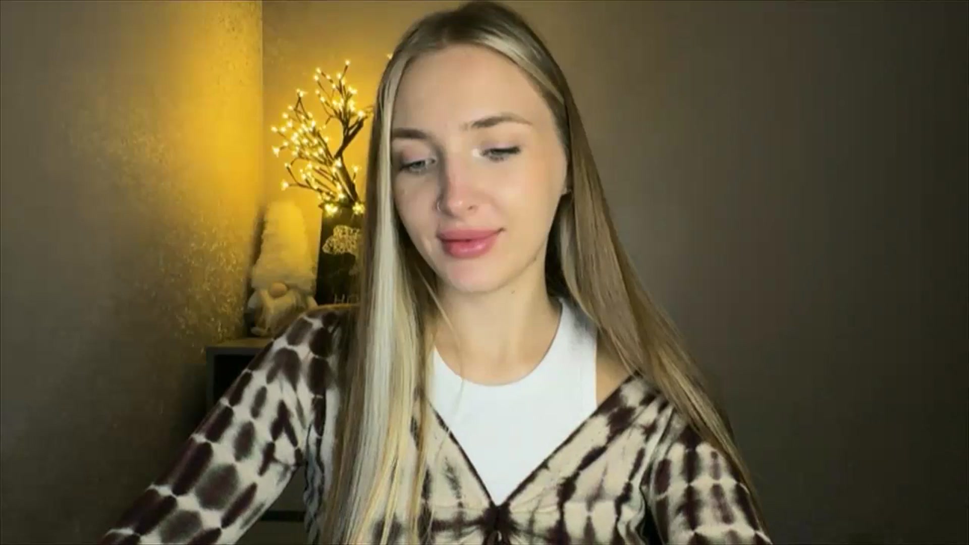 Gallery image thumbnail from My_Diana's myfreecams stream on, 10/20/2024, 20:53 image 20 of 20